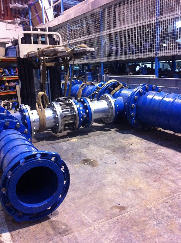 Instalaciones_fontaneria_industrial Tuberías industriales e color azul