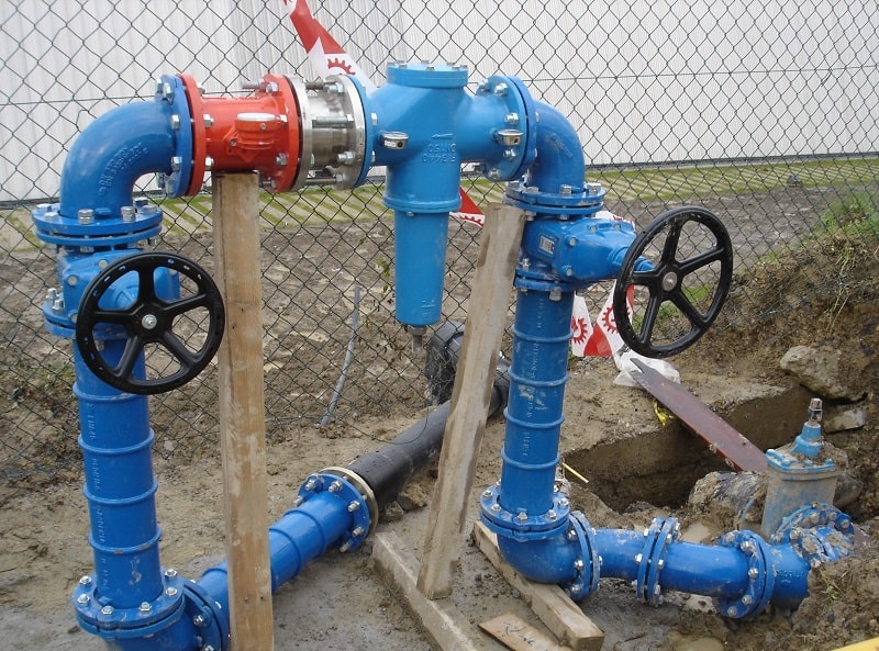 Obra de instalación de tuberías.